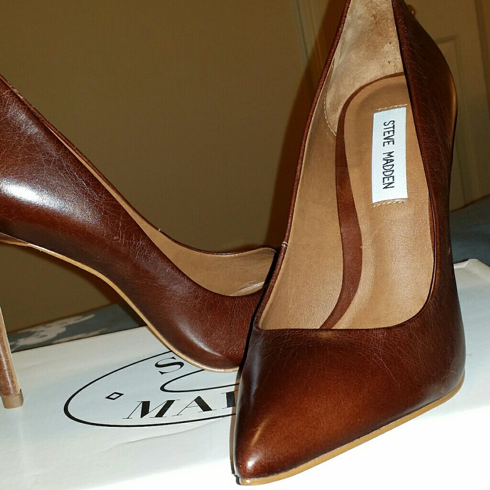 Dark brown size 7.5 new steve madden proto2 heels